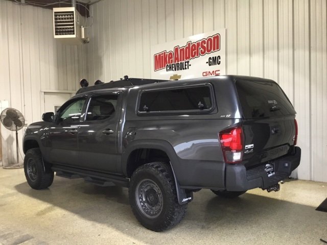 Used 2022 Toyota Tacoma SR image 3