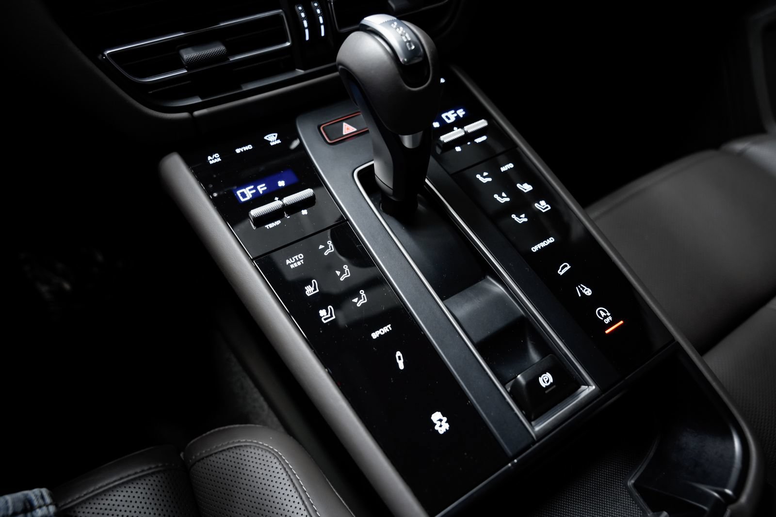 Used 2024 Porsche Macan S AWD/4WD image 15