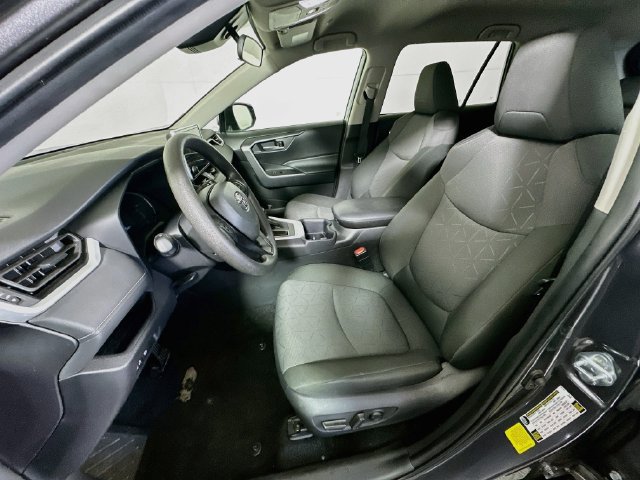 Used 2025 Toyota RAV4 XLE FWD image 13