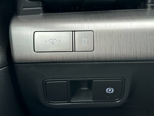 Used 2024 Hyundai Kona SEL FWD image 32