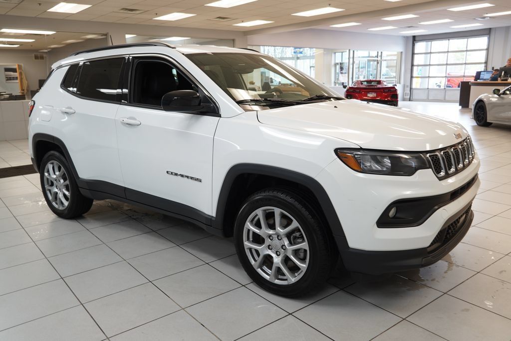 Used 2023 Jeep Compass Latitude AWD/4WD image 13