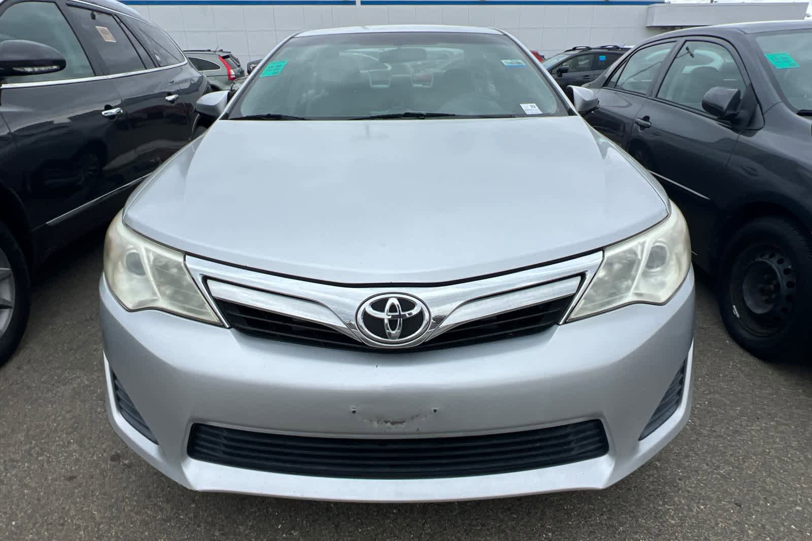 Used 2012 Toyota Camry LE FWD image 2