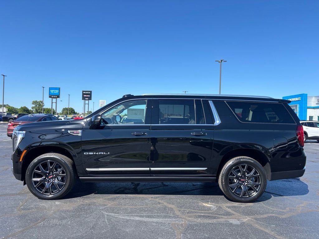 New 2026 GMC Yukon XL Denali w/ Sun & Power Step Package AWD/4WD image 2