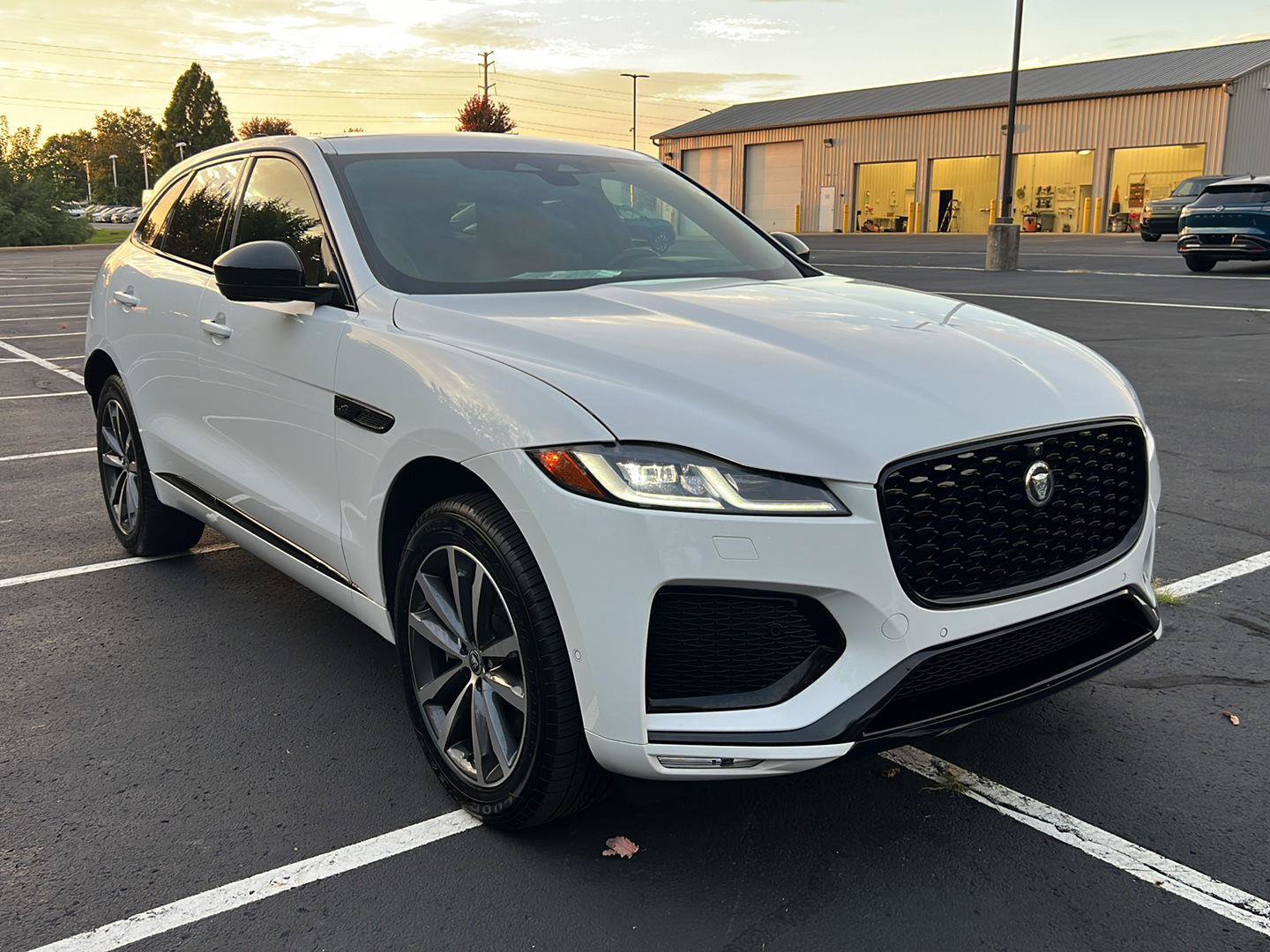 Certified 2026 Jaguar F-PACE R-Dynamic S AWD/4WD image 7