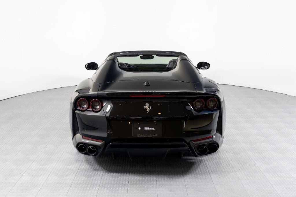 Used 2021 Ferrari 812 GTS RWD image 12