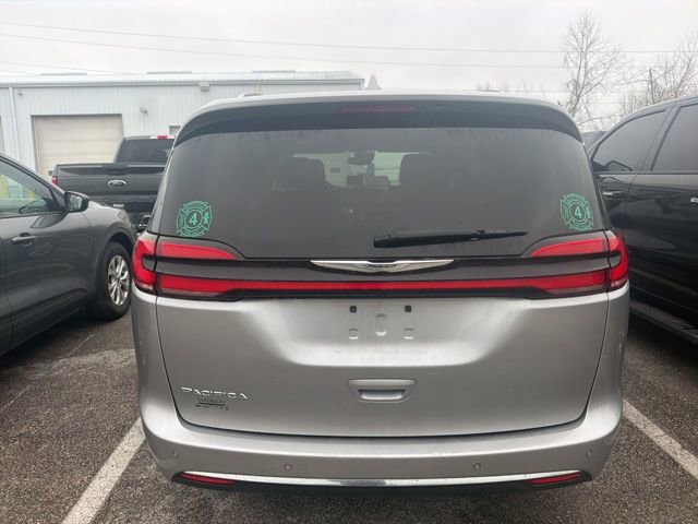 Used 2021 Chrysler Pacifica Touring-L image 7