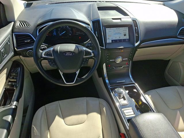 Used 2020 Ford Edge Titanium w/ Class II Trailer Tow Package AWD/4WD image 2
