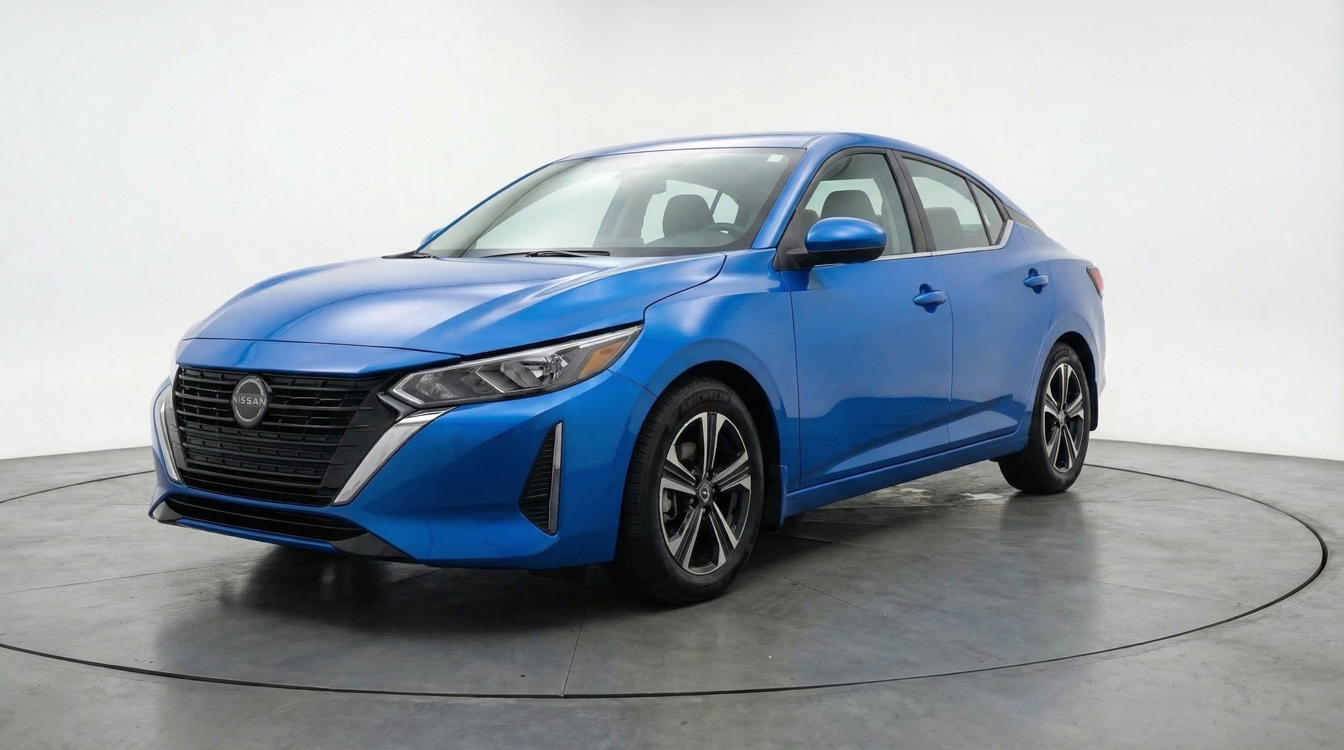 Used 2025 Nissan Sentra SV FWD image 3