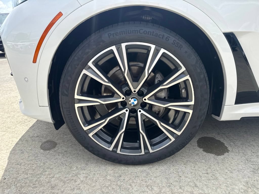 Certified 2022 BMW X7 xDrive40i w/ M Sport Package AWD/4WD image 9