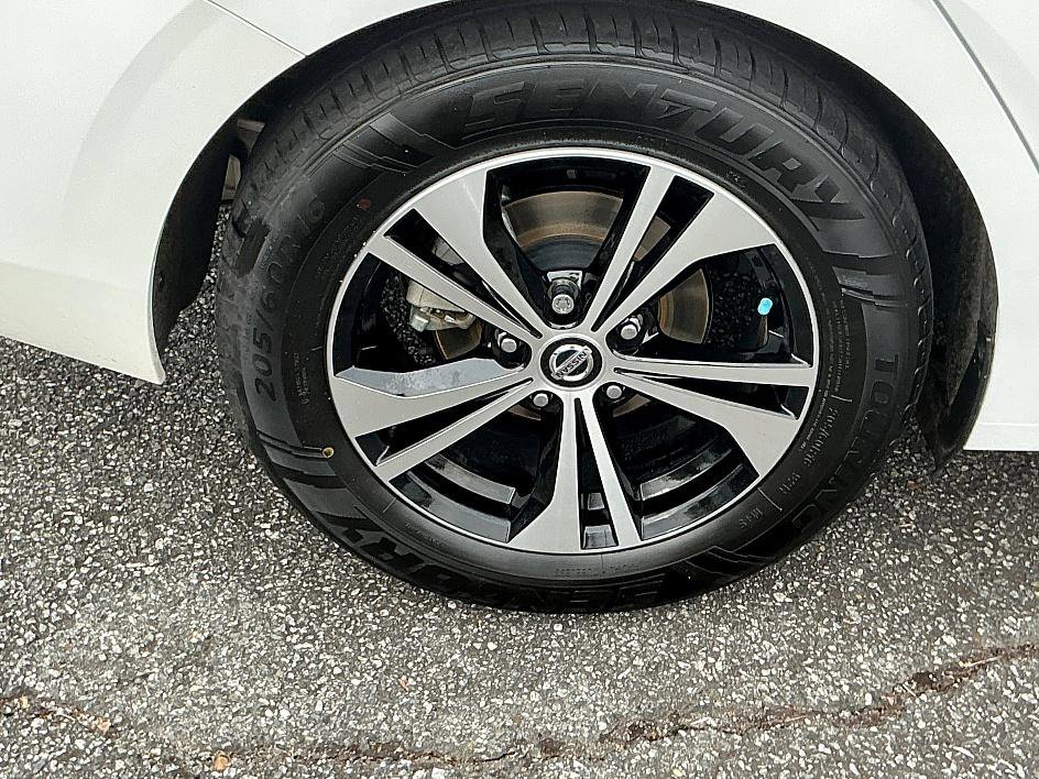 Certified 2022 Nissan Sentra SV w/ Trunk Package image 9