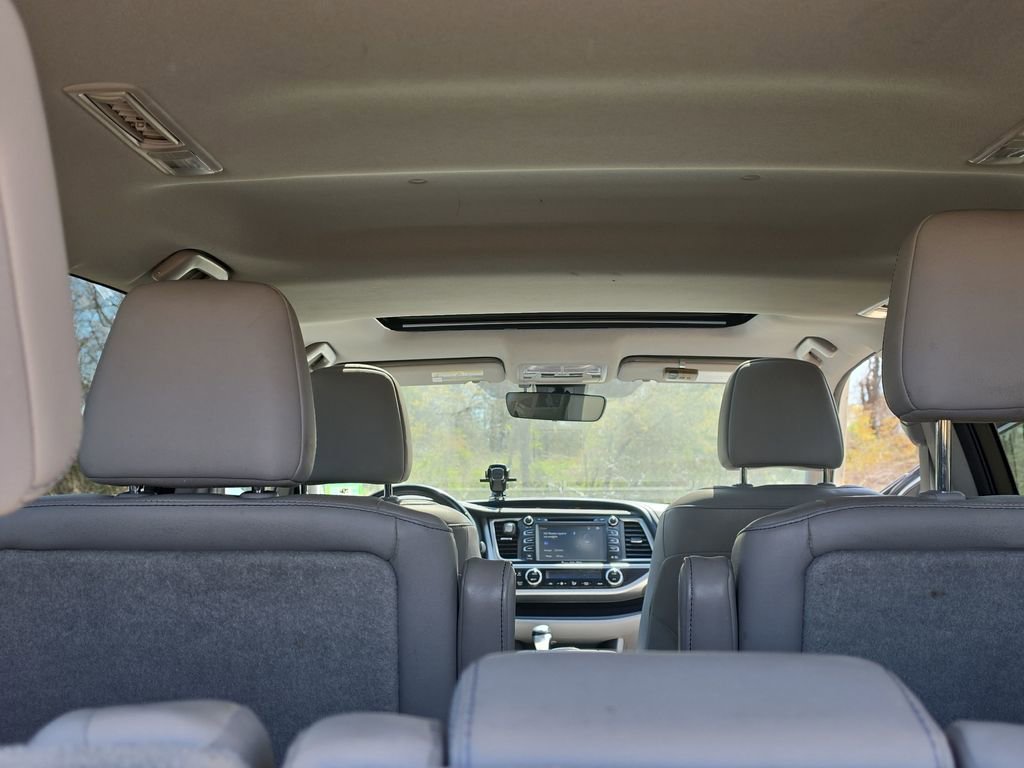Used 2017 Toyota Highlander Limited w/ Protection Package #3 image 12