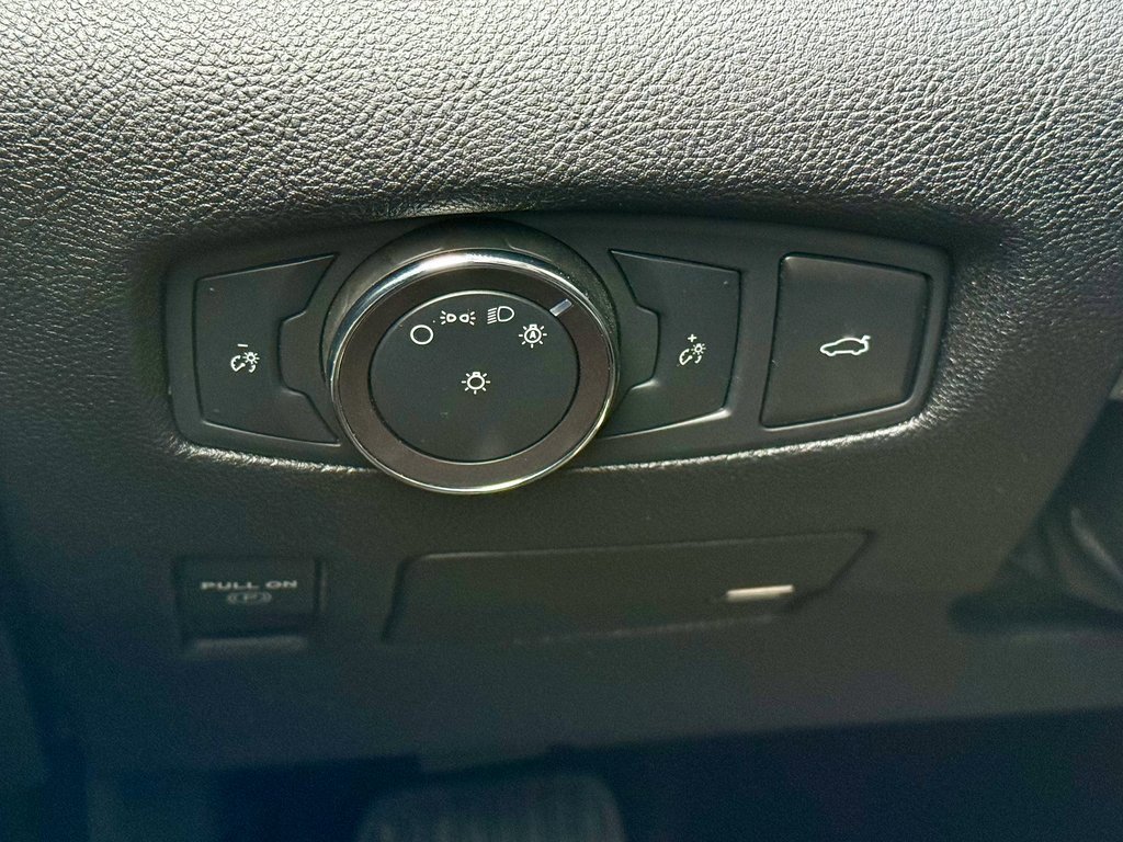 Used 2020 Lincoln Continental AWD w/ Premium Package image 19