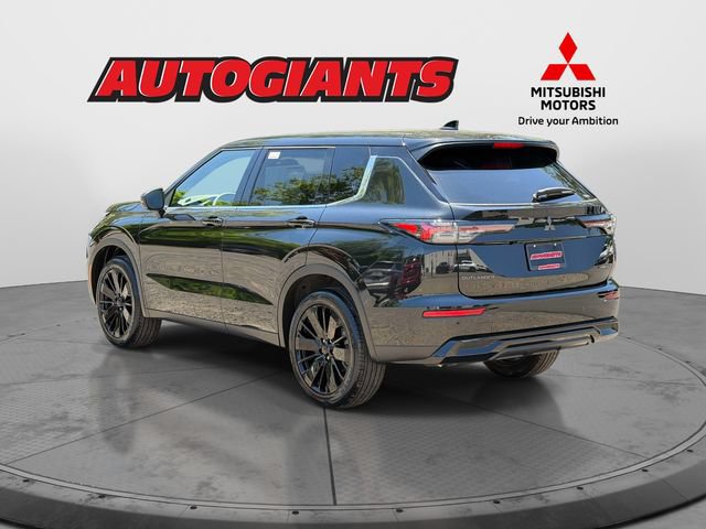 New 2026 Mitsubishi Outlander LE AWD/4WD image 4