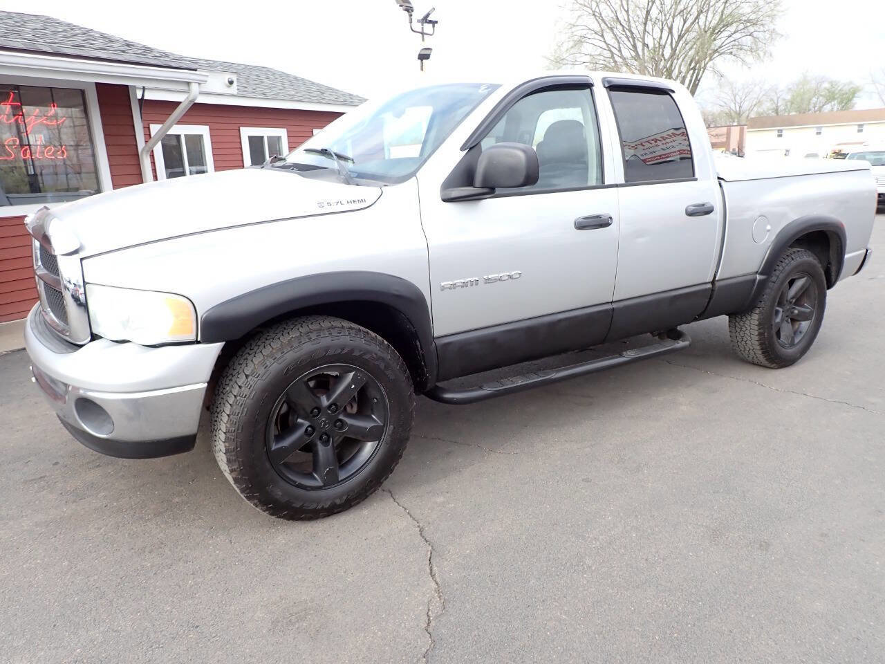 Used 2004 Dodge Ram 1500 Truck SLT w/ Quad Cab Value Group image 3