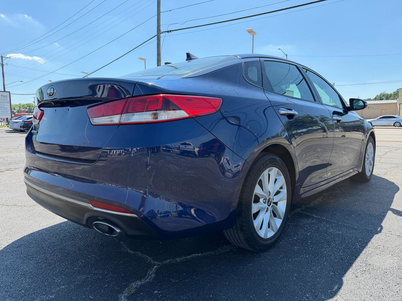 Used 2017 Kia Optima LX w/ Option Group 014 FWD image 5