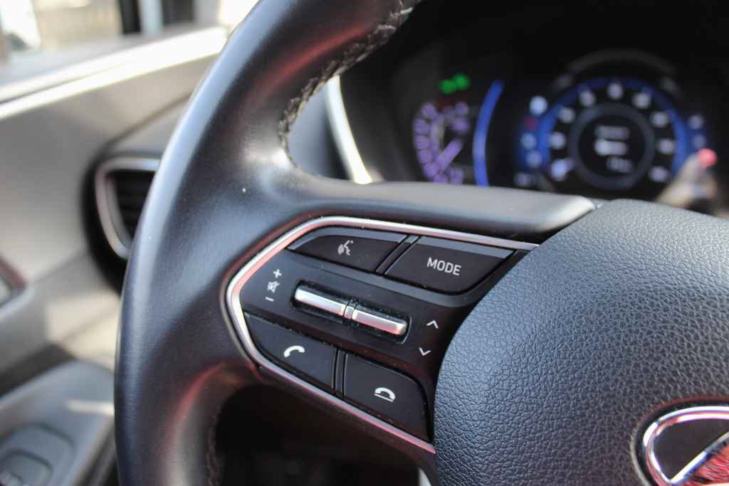 Used 2019 Hyundai Santa Fe Limited FWD image 16