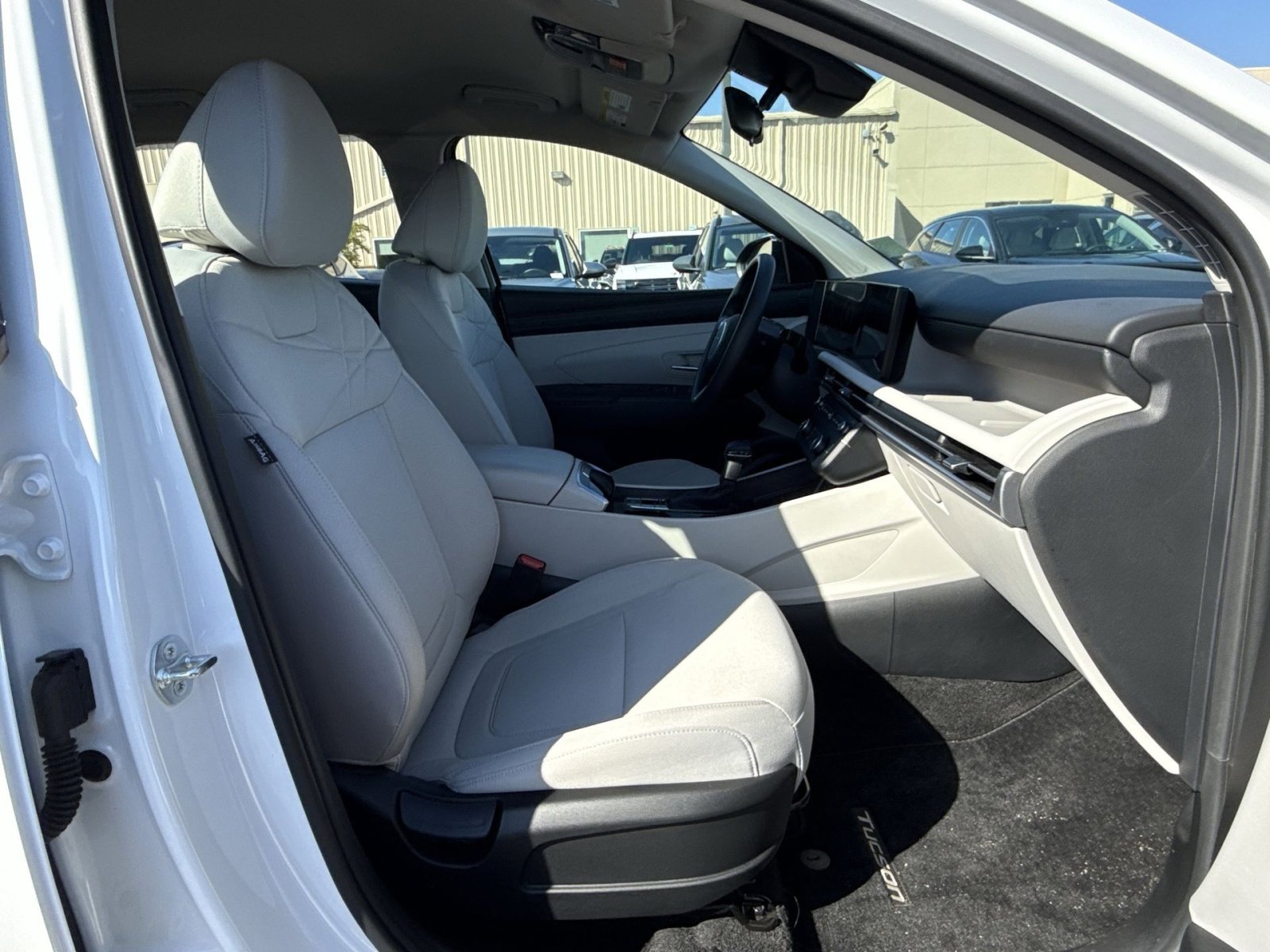 Certified 2025 Hyundai Tucson SE FWD image 25