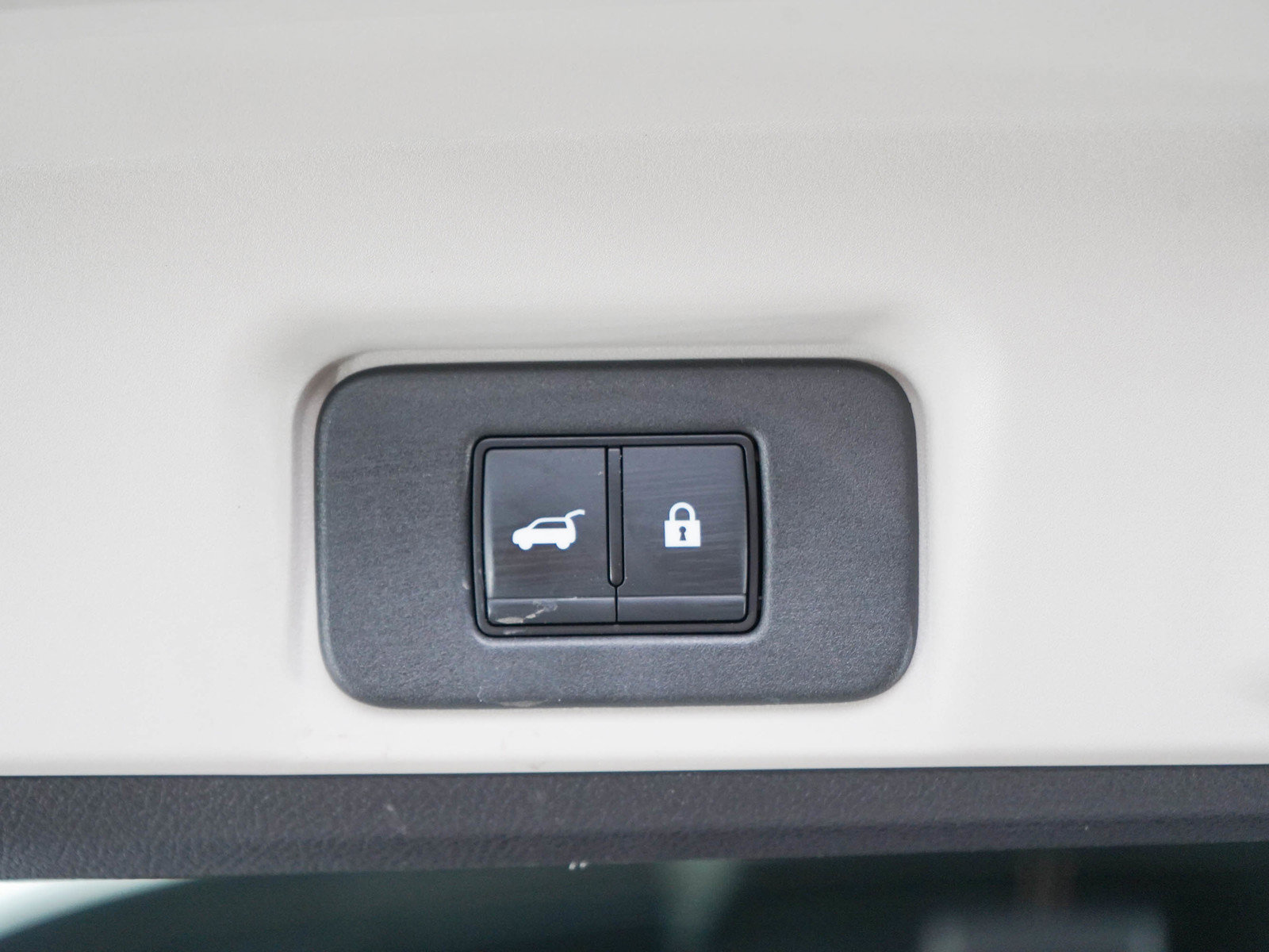 Used 2024 Nissan Ariya AWD image 17