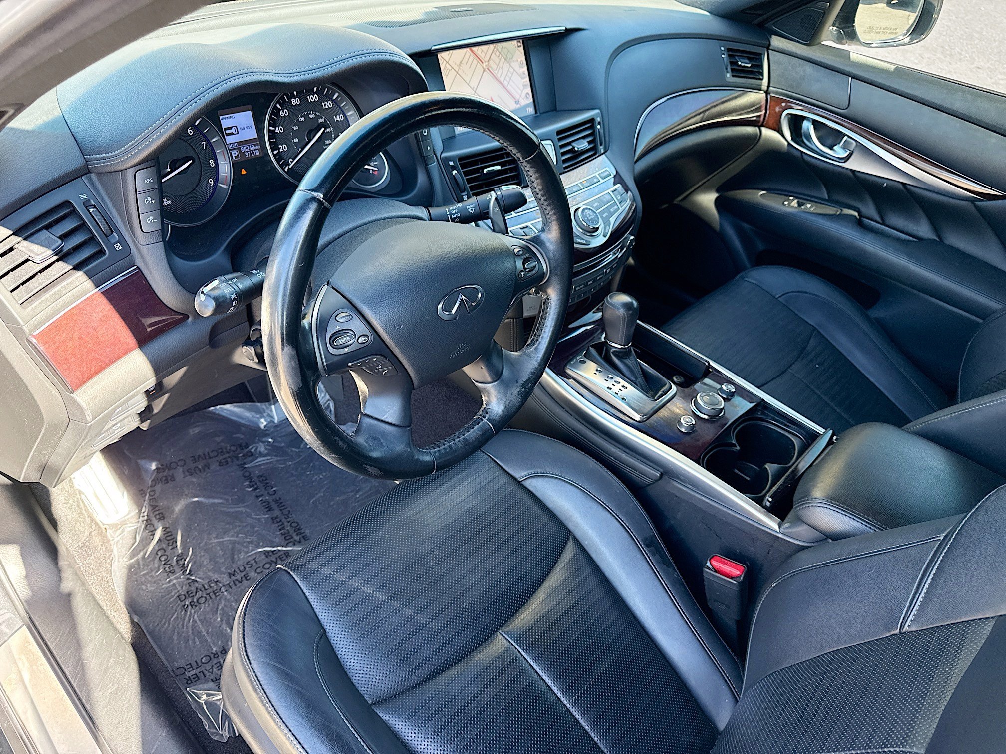 Used 2019 INFINITI Q70 Luxe w/ Sport Package image 25