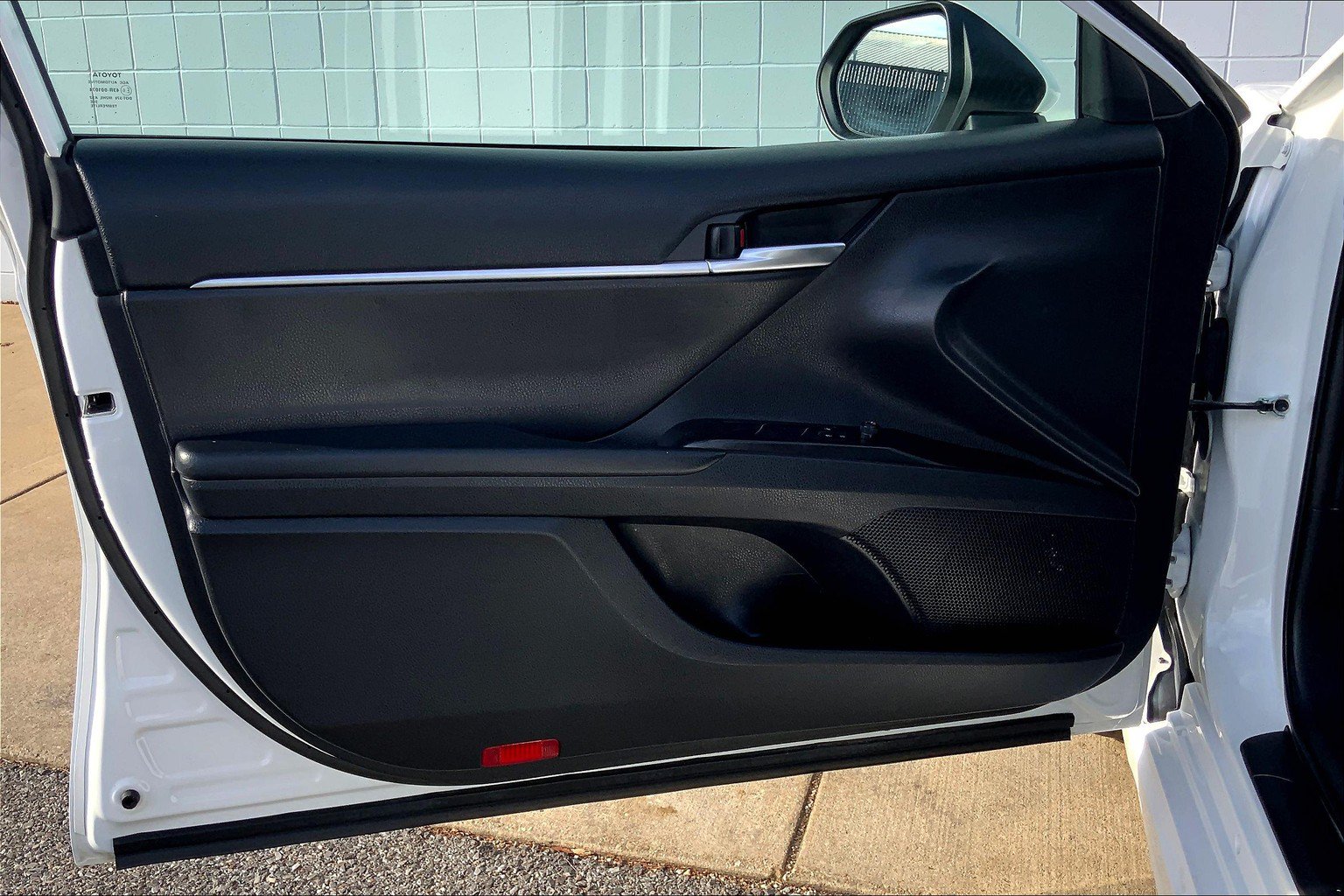Used 2022 Toyota Camry SE FWD image 27
