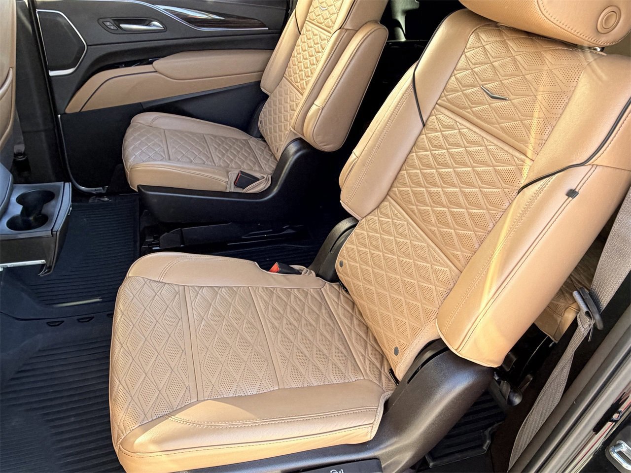 Certified 2022 Cadillac Escalade ESV Sport w/ Touring Package image 17