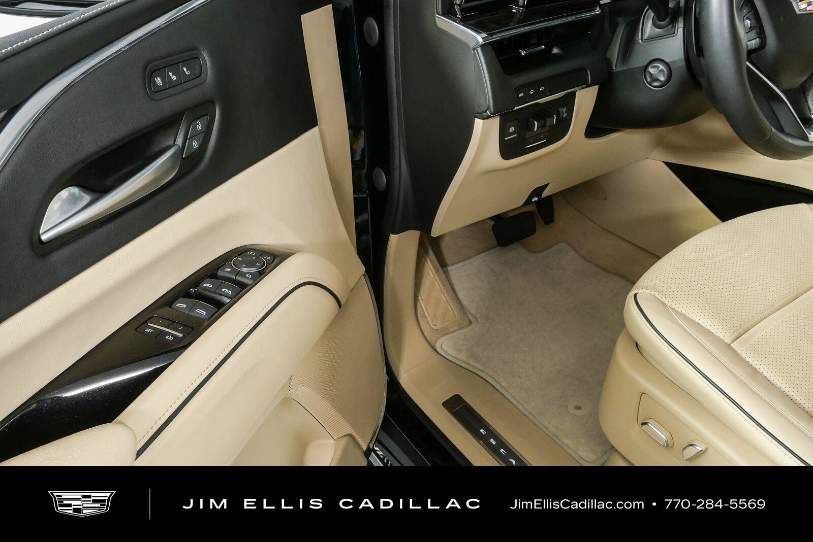 Used 2023 Cadillac Escalade Premium Luxury w/ Performance Package RWD image 8