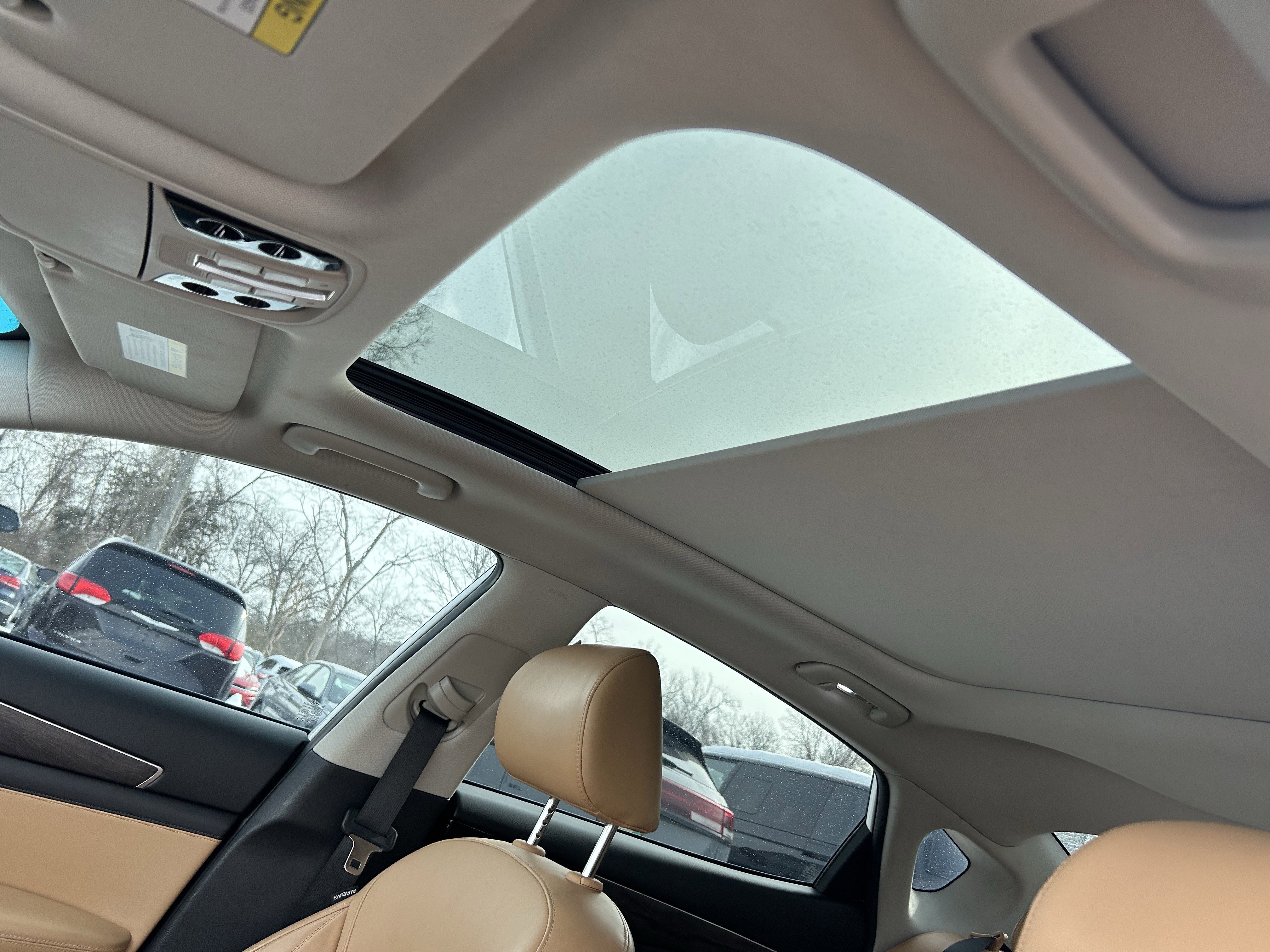 Used 2020 Kia Cadenza Limited image 24