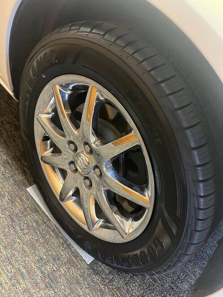 Used 2006 Buick Lucerne CXL w/ Luxury Package FWD image 3