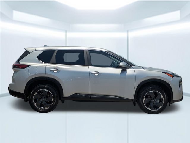 Used 2024 Nissan Rogue SV AWD/4WD image 7