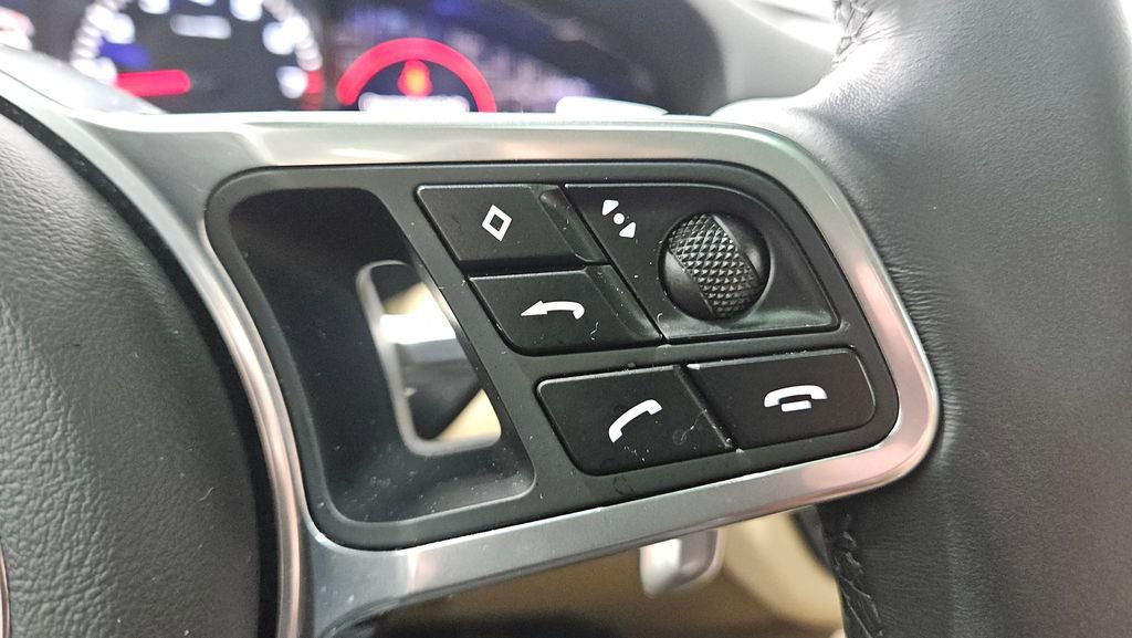 Used 2023 Porsche Cayenne Platinum Edition AWD/4WD image 26