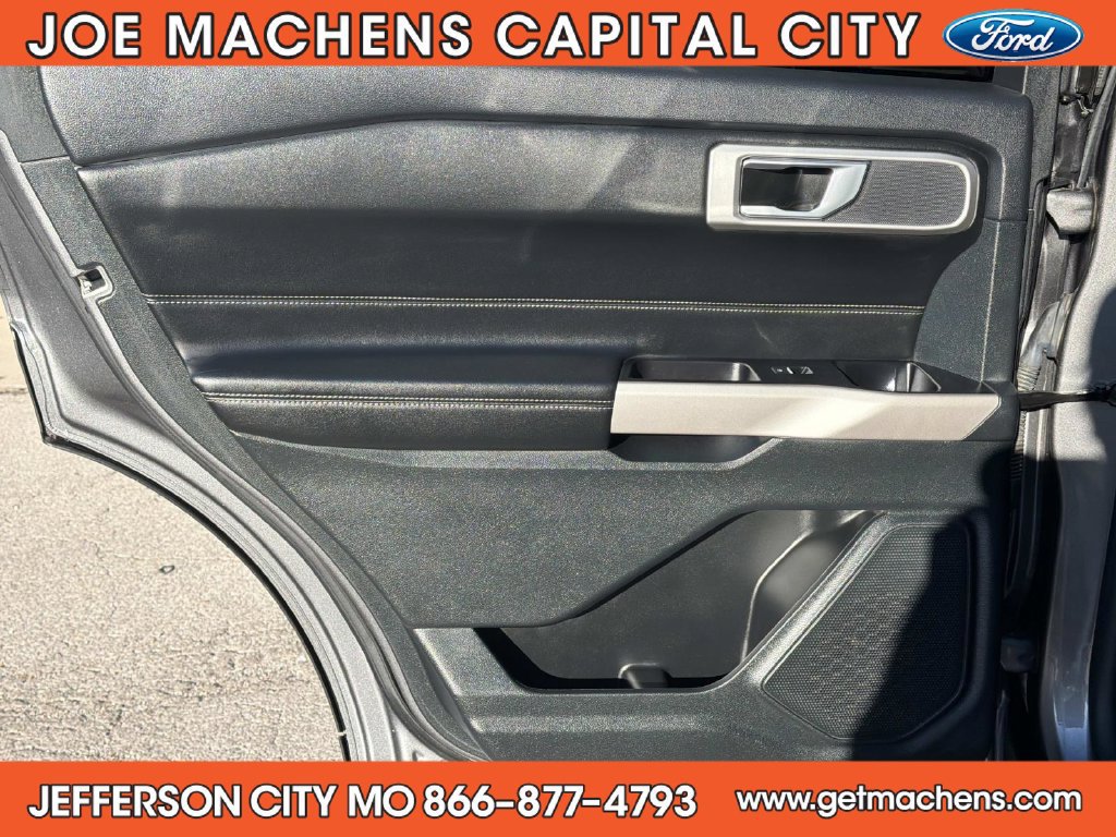 Used 2023 Ford Explorer XLT w/ Class IV Trailer Tow Package AWD/4WD image 11
