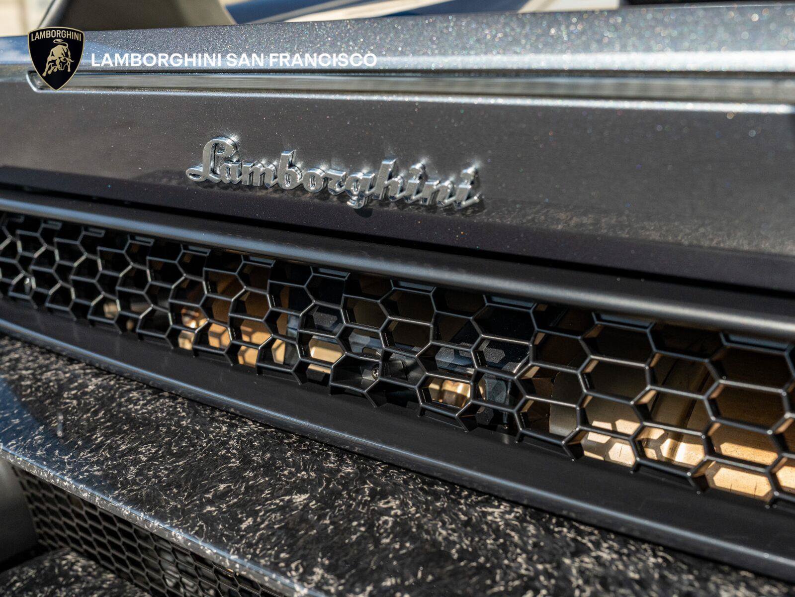 Used 2018 Lamborghini Huracan Performante AWD/4WD image 39