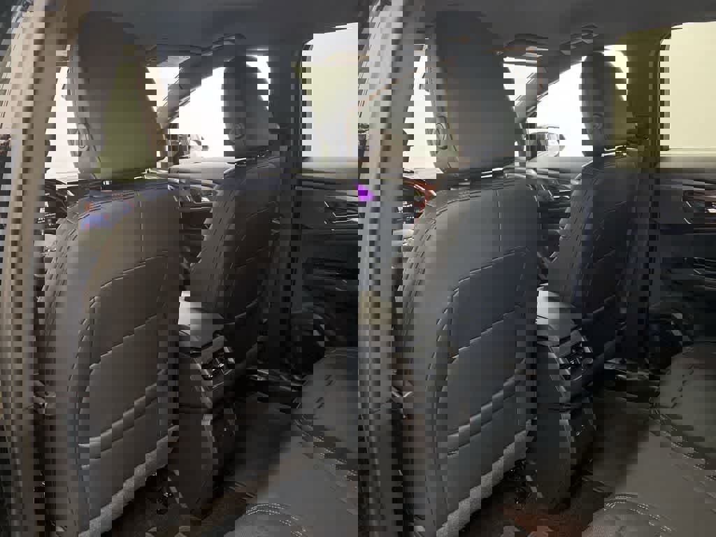 Used 2024 Chevrolet Equinox EV RS image 17