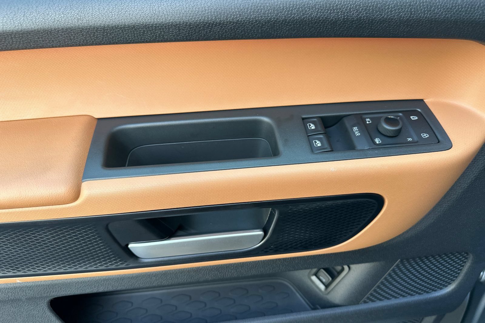 New 2025 Volkswagen ID. Buzz Pro S RWD image 11