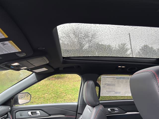 New 2026 Ford Explorer ST-Line w/ ST-Line Street Pack image 14