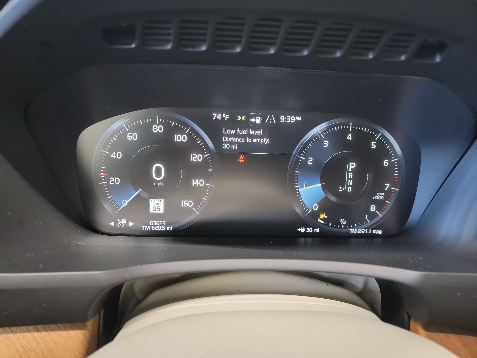 Used 2022 Volvo XC90 T6 Momentum w/ Climate Package AWD/4WD image 18