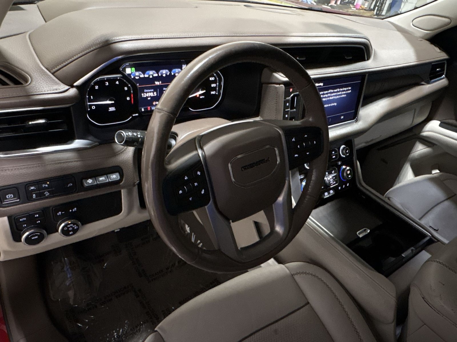 Used 2021 GMC Yukon Denali AWD/4WD image 16