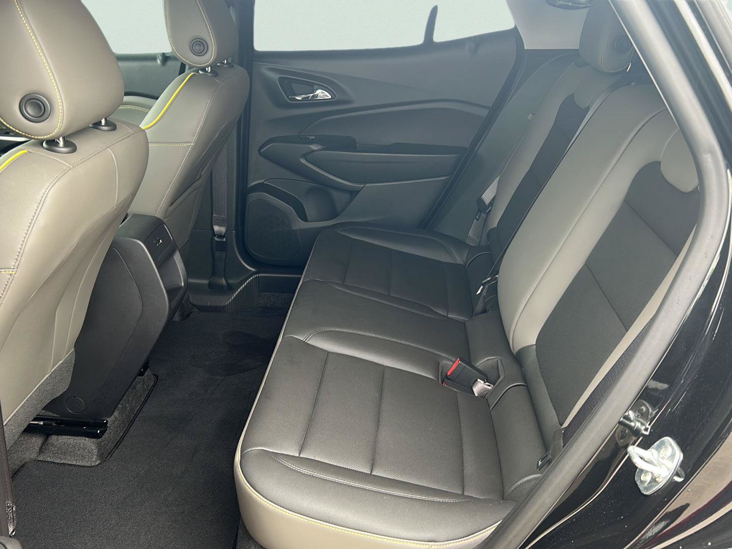 Used 2025 Chevrolet Trax ACTIV w/ Sunroof Package FWD image 23
