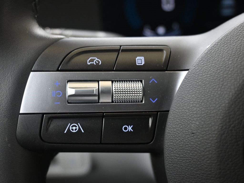 Certified 2025 Hyundai Kona SEL image 26