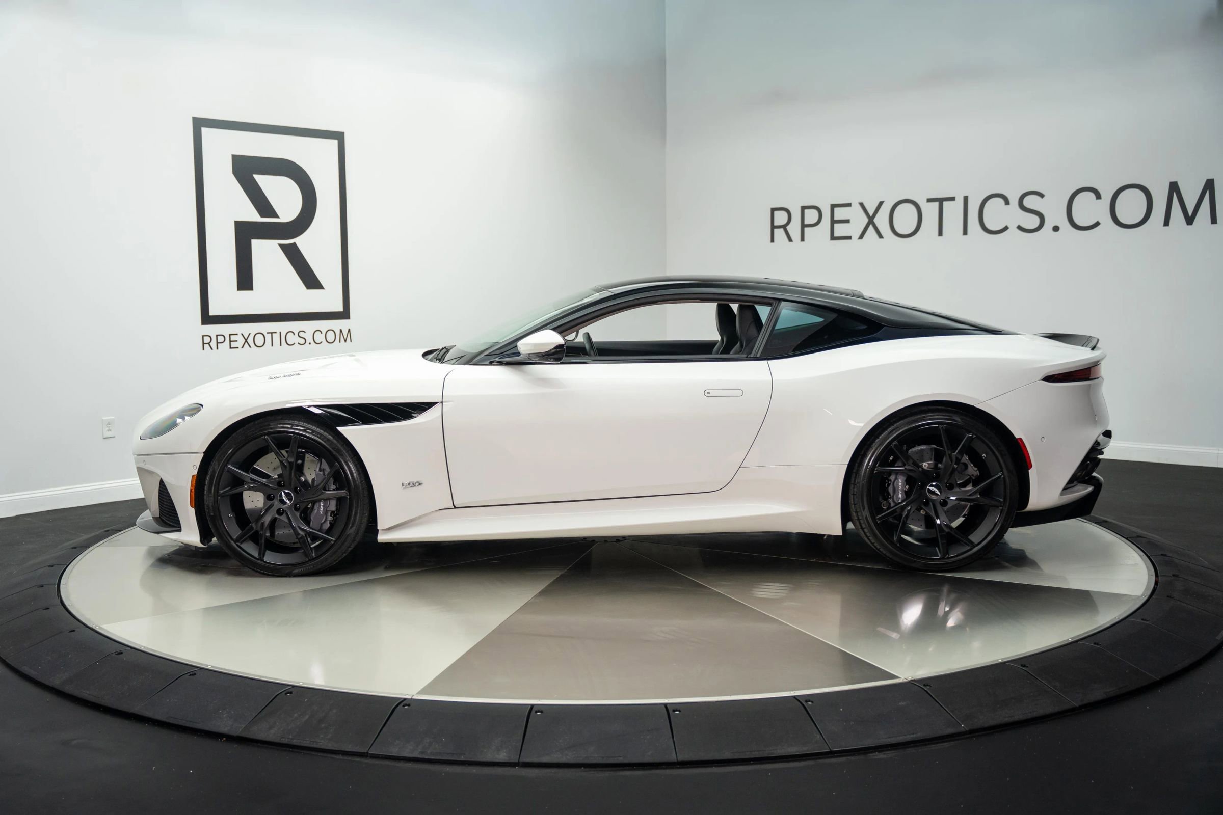 Used 2019 Aston Martin DBS Superleggera image 7