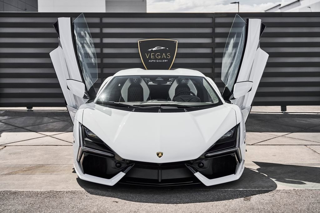Used 2026 Lamborghini Revuelto AWD/4WD image 23