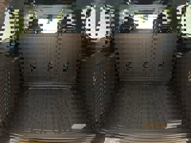 New 2026 Chevrolet Suburban High Country image 15