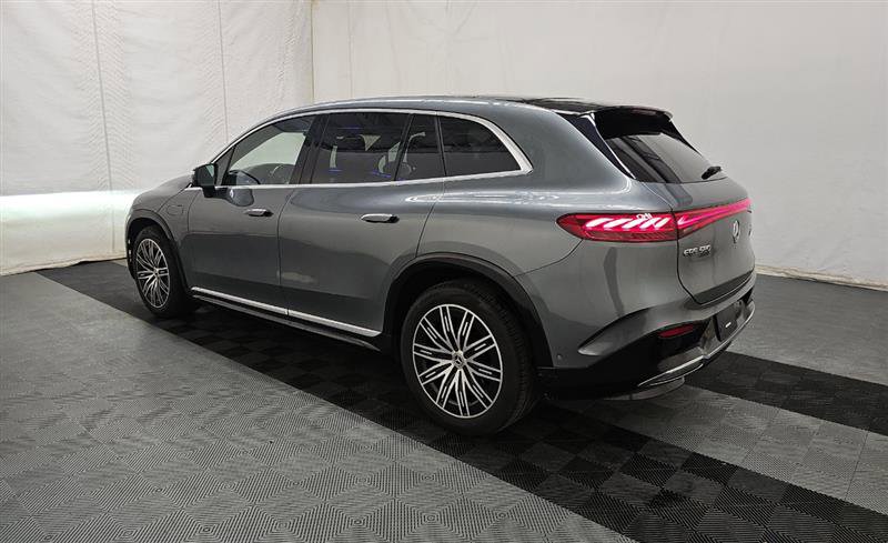 Used 2023 Mercedes-Benz EQS 580 4MATIC SUV image 11