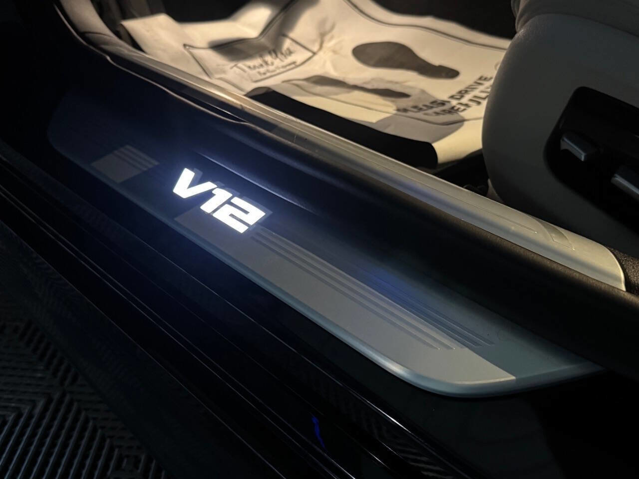 Used 2019 BMW M760i xDrive w/ Luxury Rear Seating Package image 18