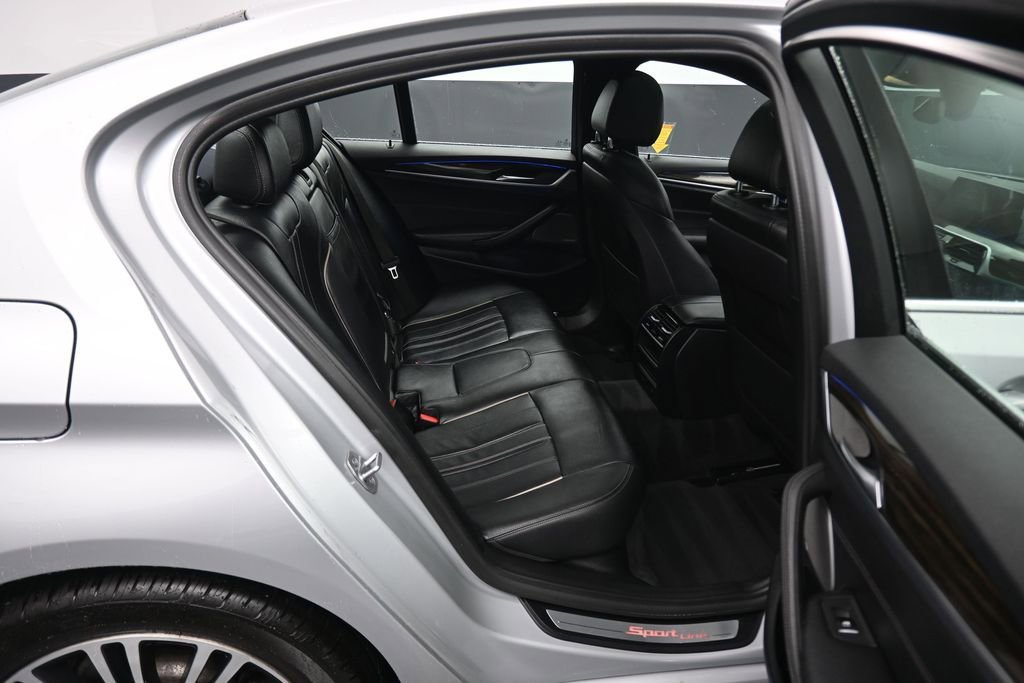 Used 2018 BMW 530i xDrive AWD/4WD image 39