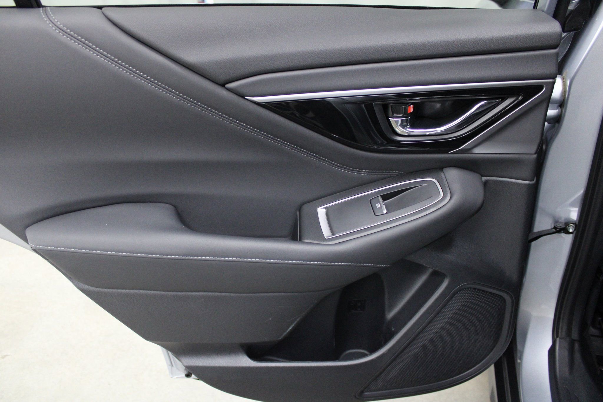 Used 2022 Subaru Outback Limited w/ Popular Package #2 image 18