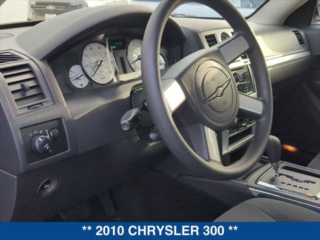 Used 2010 Chrysler 300 Touring RWD image 12