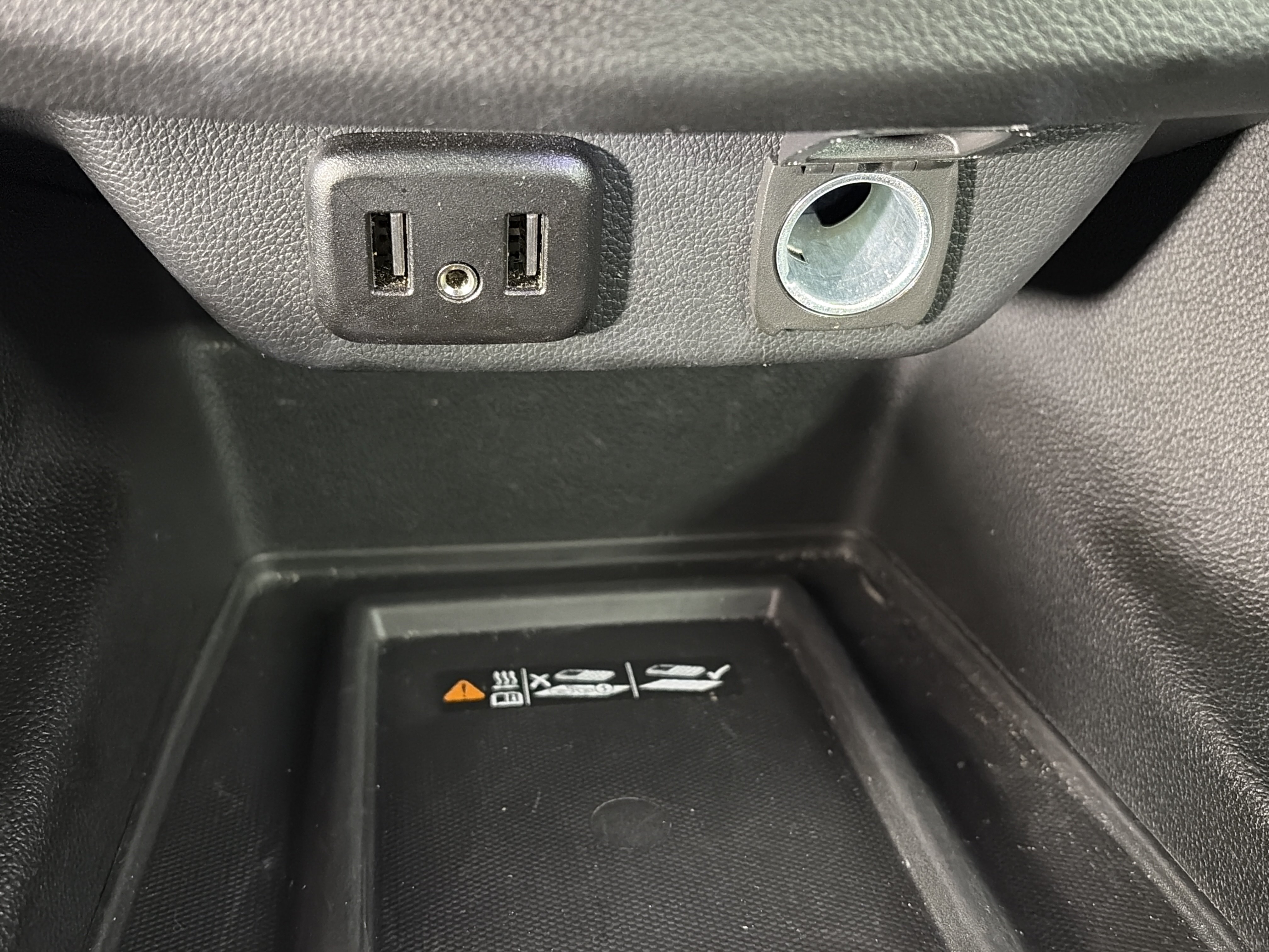 Used 2023 Chevrolet Traverse LT w/ LPO, Floor Liner Package AWD/4WD image 28