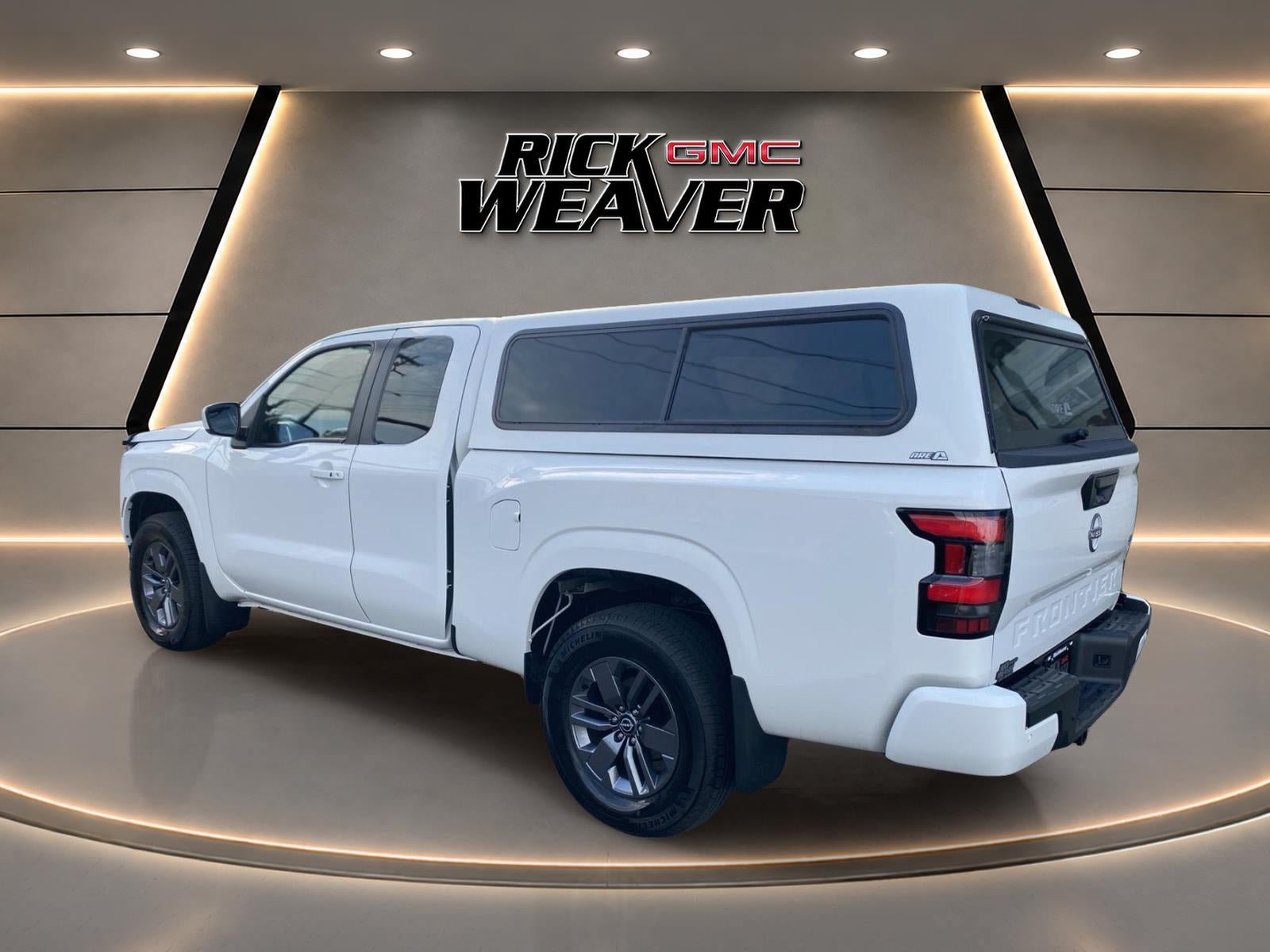 Used 2025 Nissan Frontier SV w/ SV Convenience Package AWD/4WD image 5
