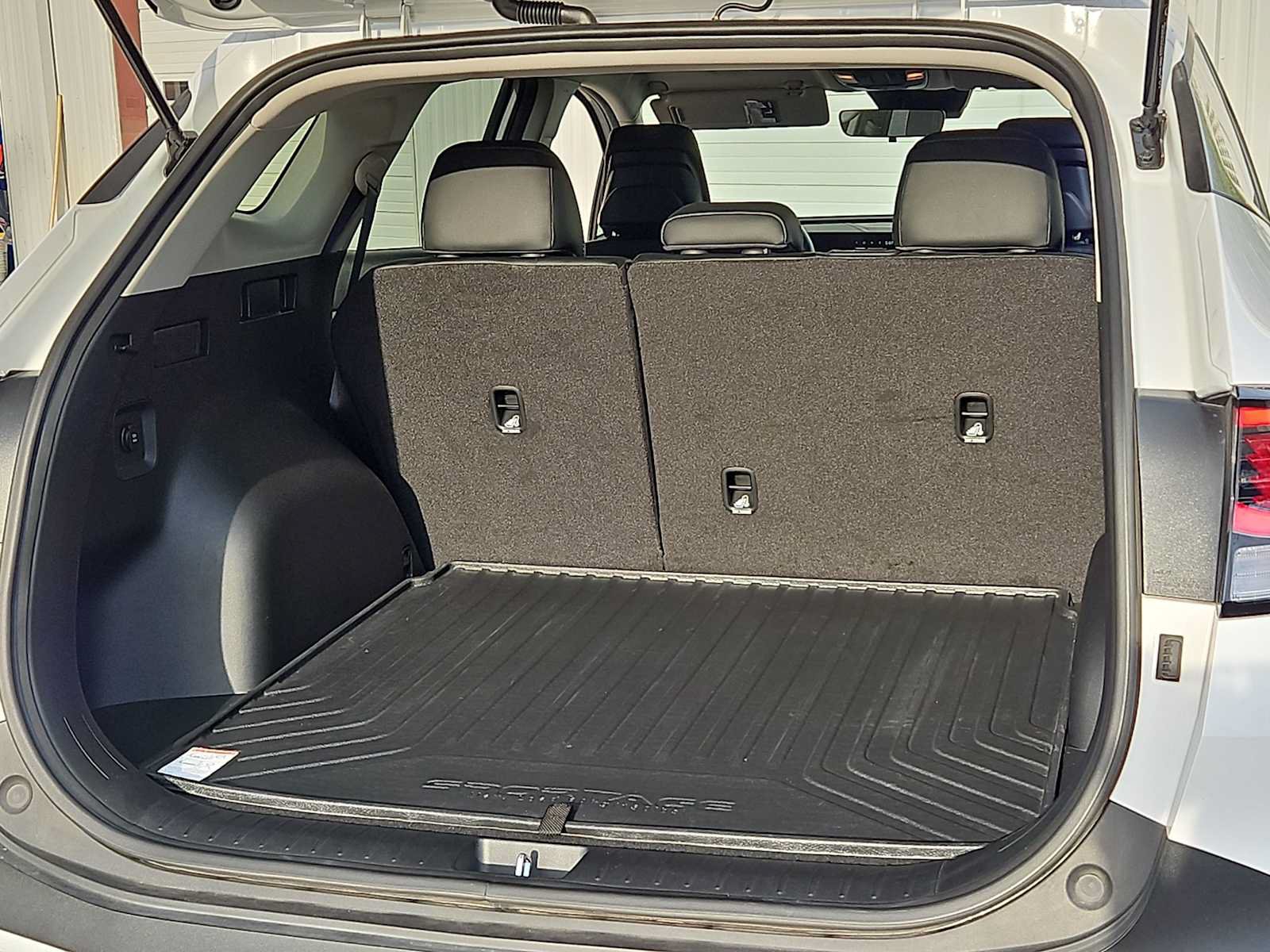Used 2025 Kia Sportage EX FWD image 29